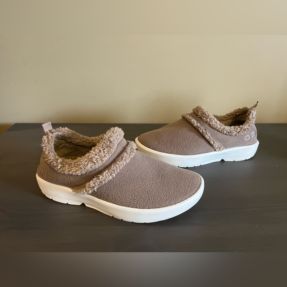Oofos Oocoozie Shoes - Picture 2 of 10